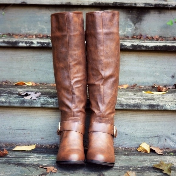 Boots - Picture 4 of 4